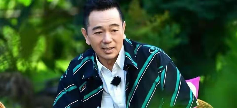 明明不差钱，却节俭到倪萍都看不下去，零绯闻的他戏里戏外反差大-第19张图片-旧杳电影网