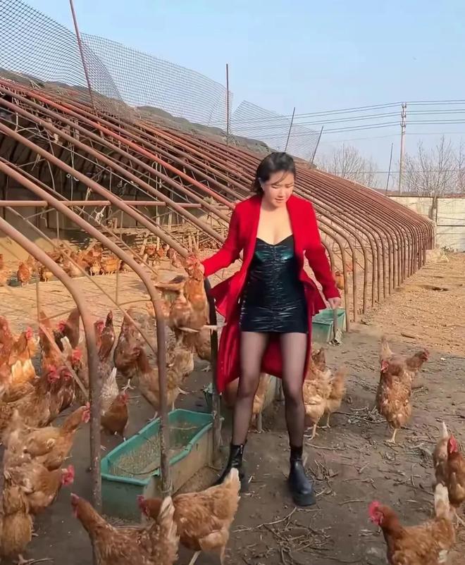 香港艳星下嫁山东农村,曾不雅照满天飞,现状曝光,生了一个儿子-第16张图片-旧杳电影网 香港艳星下嫁山东农村,曾不雅照满天飞,现状曝光,生了一个儿子-第16张图片-旧杳电影网