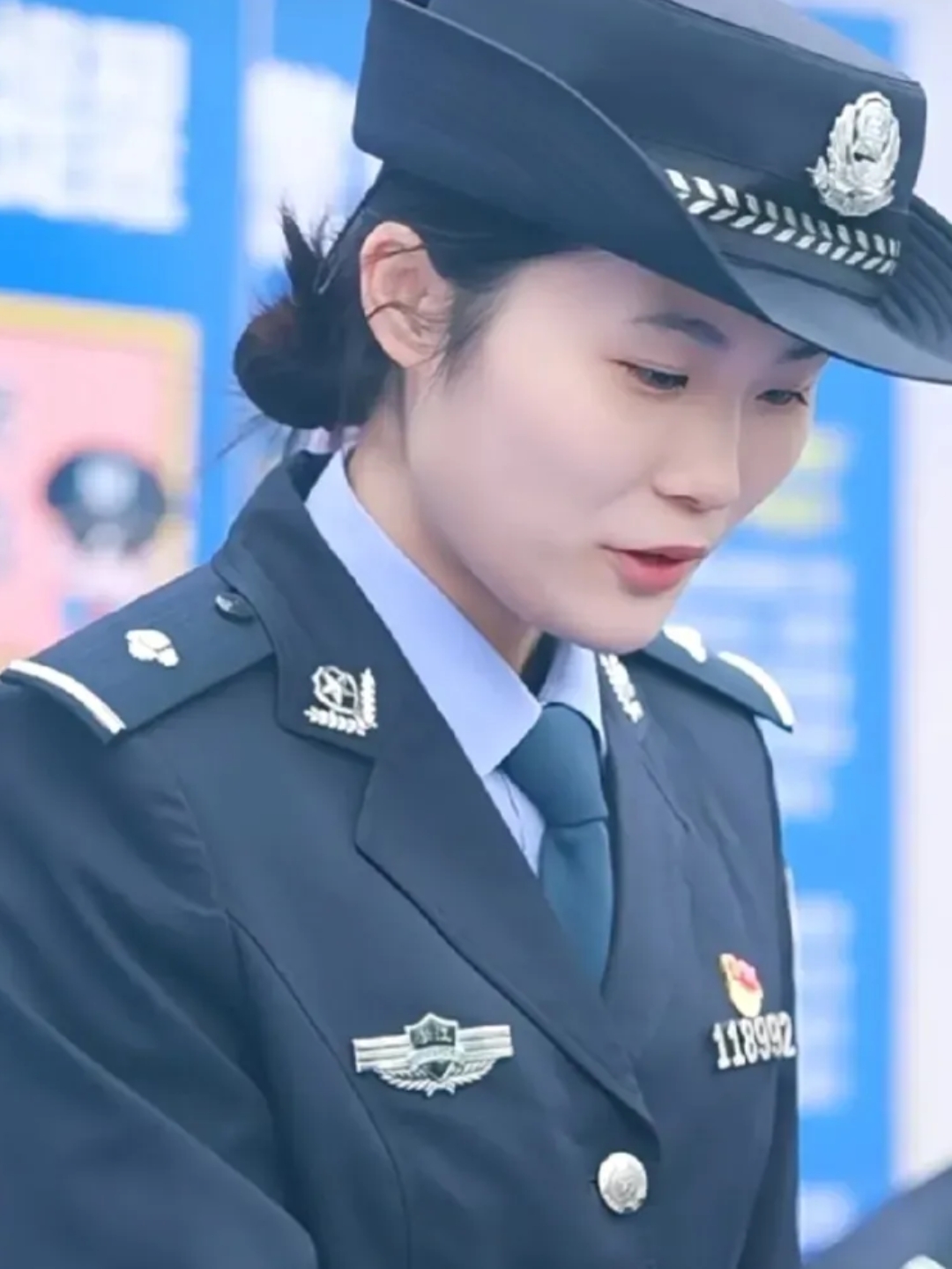 女警官(女警官英语)-第1张图片-九妖电影